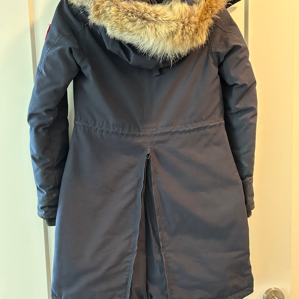 Canada Goose Navy Parka - Picture 4 of 8